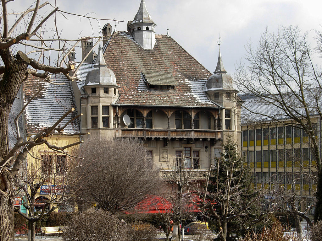 altes Haus am Piaţa Hermann Oberth