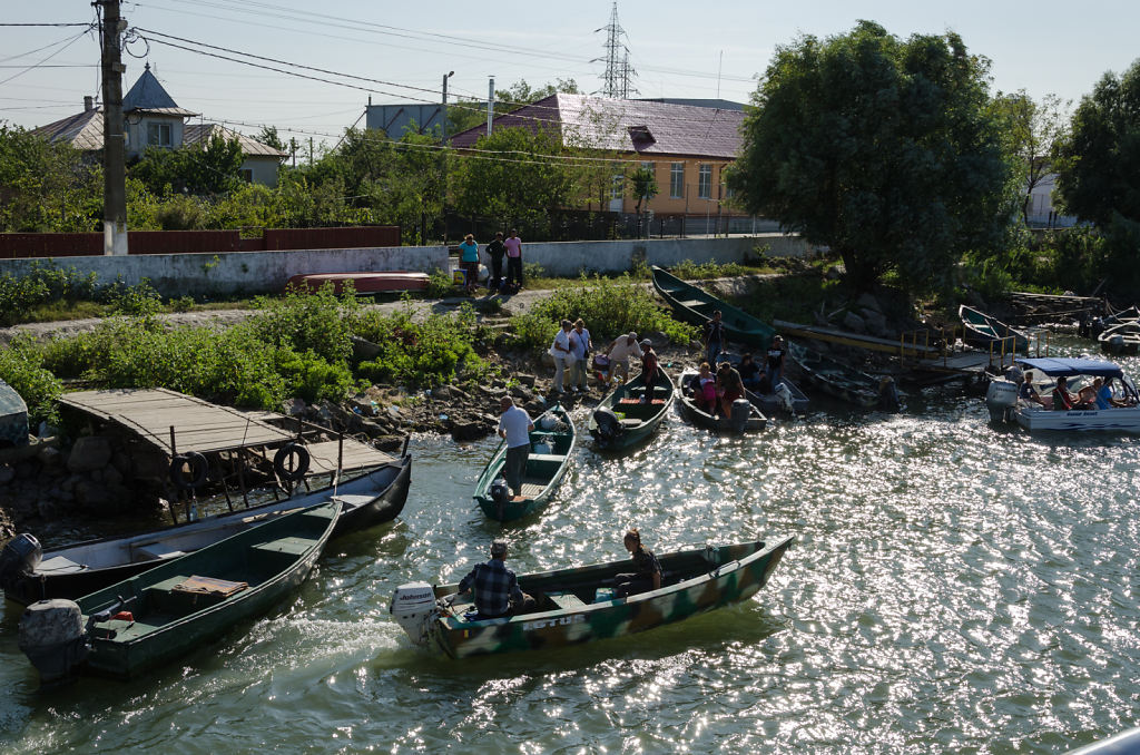 Bootstaxis in Crișan